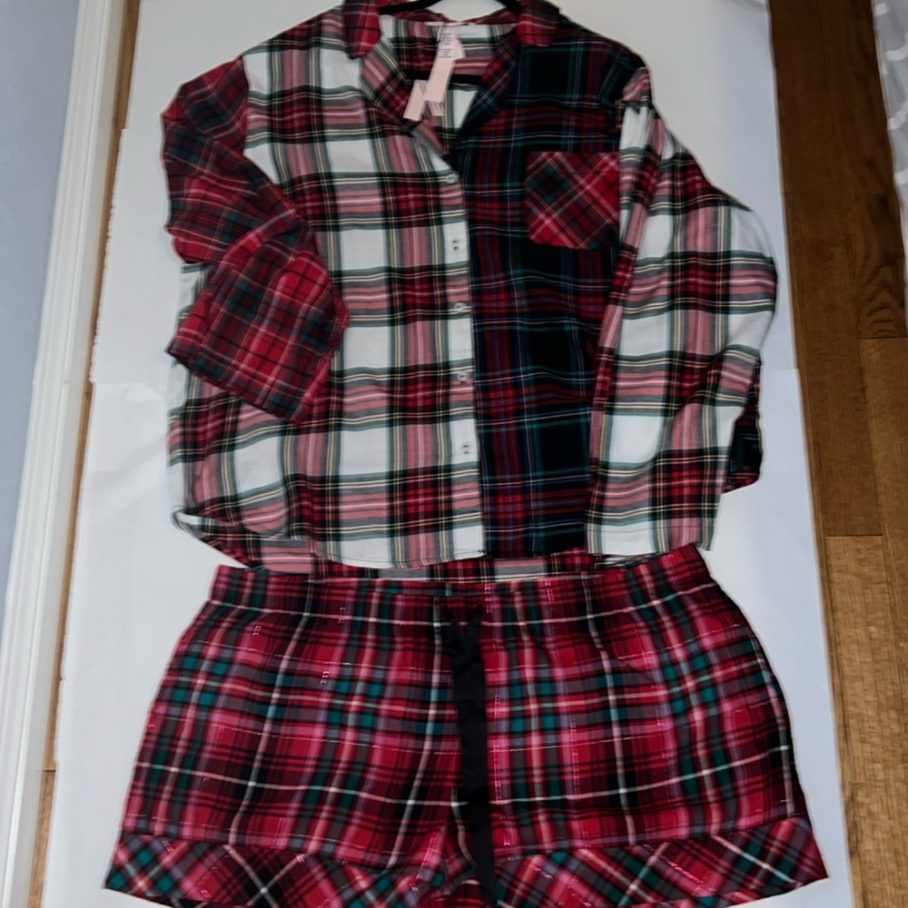 Victoria’s Secret holiday short PJ.  New with tags site XXL